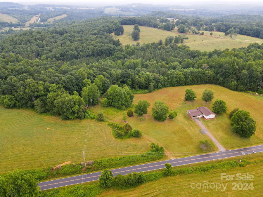 4967 Rhoney Rd Connelly Springs, NC 28612