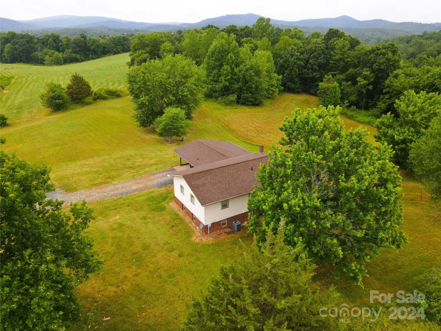 4967 Rhoney Rd Connelly Springs, NC 28612