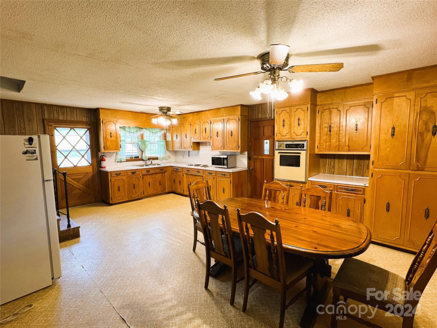 4967 Rhoney Rd Connelly Springs, NC 28612