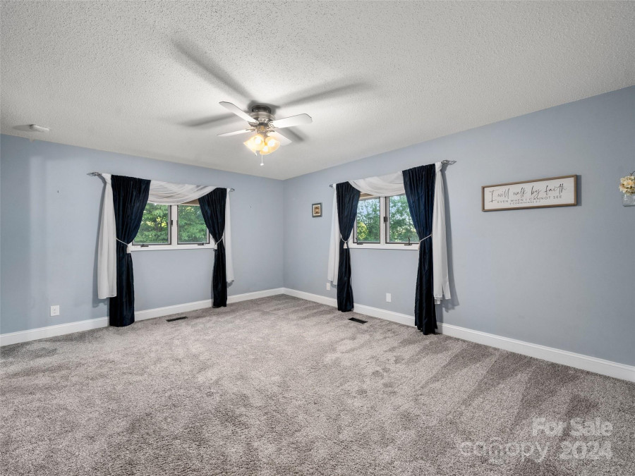 11 Floral Dr Pisgah Forest, NC 28768