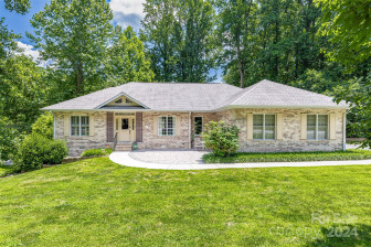 308 Heathcote Rd Hendersonville, NC 28791