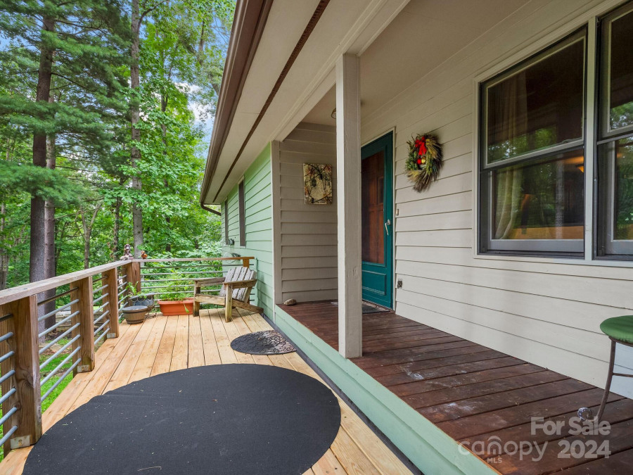 36 Brentwood Dr Asheville, NC 28806