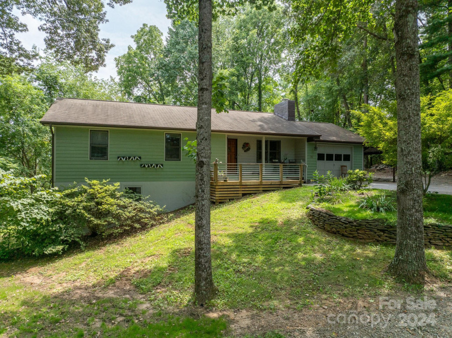 36 Brentwood Dr Asheville, NC 28806