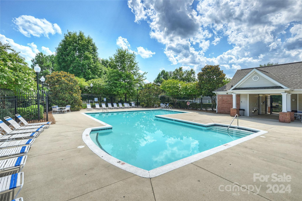 8453 Big Creek Ct Matthews, NC 28105