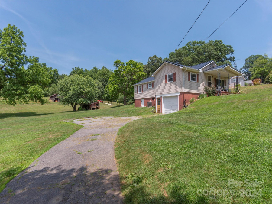 280 Mingus St Canton, NC 28716