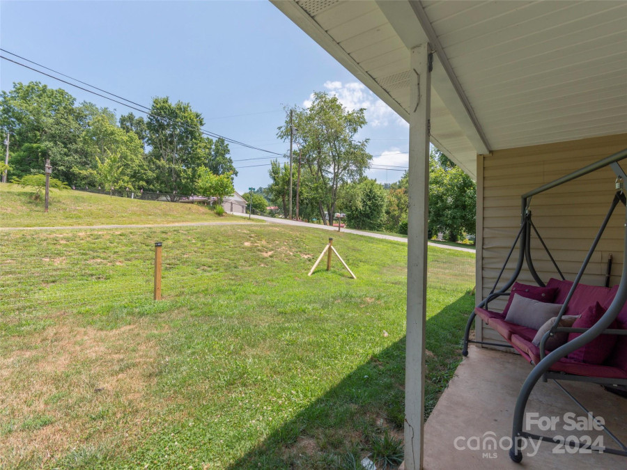 280 Mingus St Canton, NC 28716