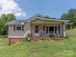 280 Mingus St Canton, NC 28716