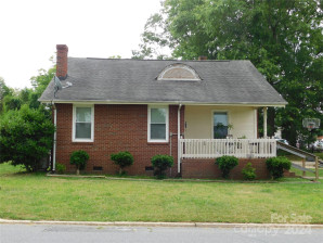 404 1st St Cherryville, NC 28021