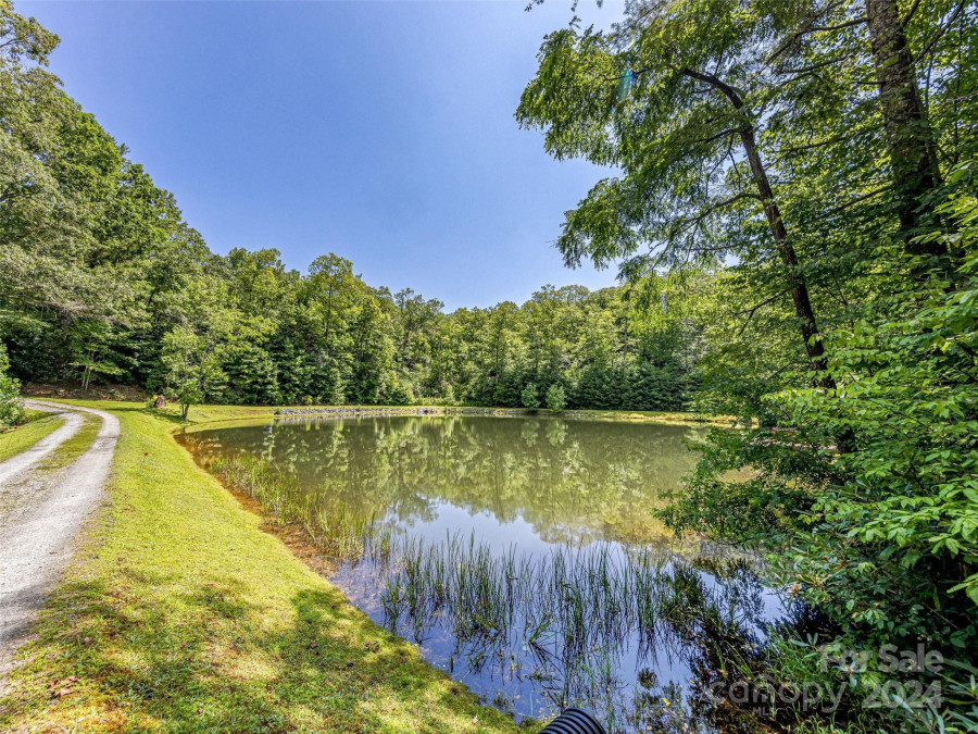 338 Fox Ridge Rd Lake Toxaway, NC 28747