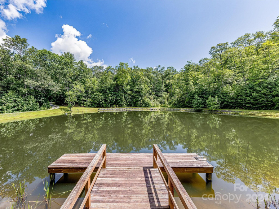 338 Fox Ridge Rd Lake Toxaway, NC 28747