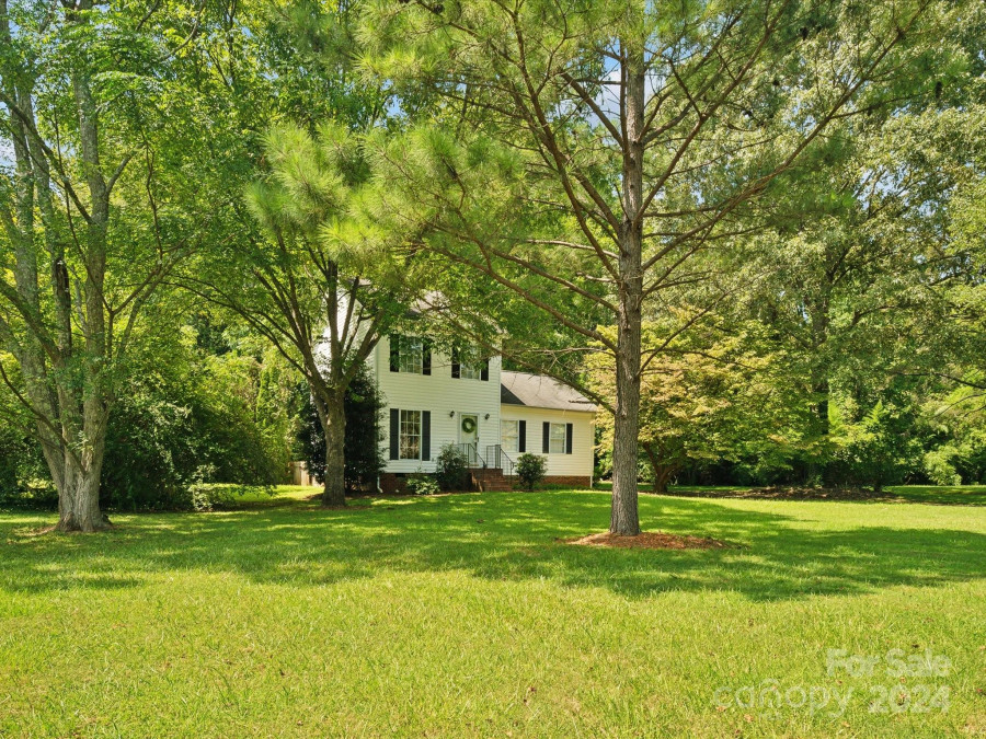 5828 Wilora Lake Rd Charlotte, NC 28212