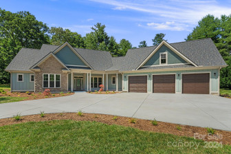 30 Shipman Pw Flat Rock, NC 28731