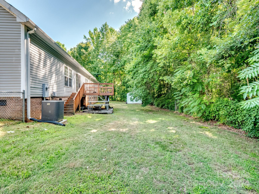 104 Rozelle Ct Stanley, NC 28164