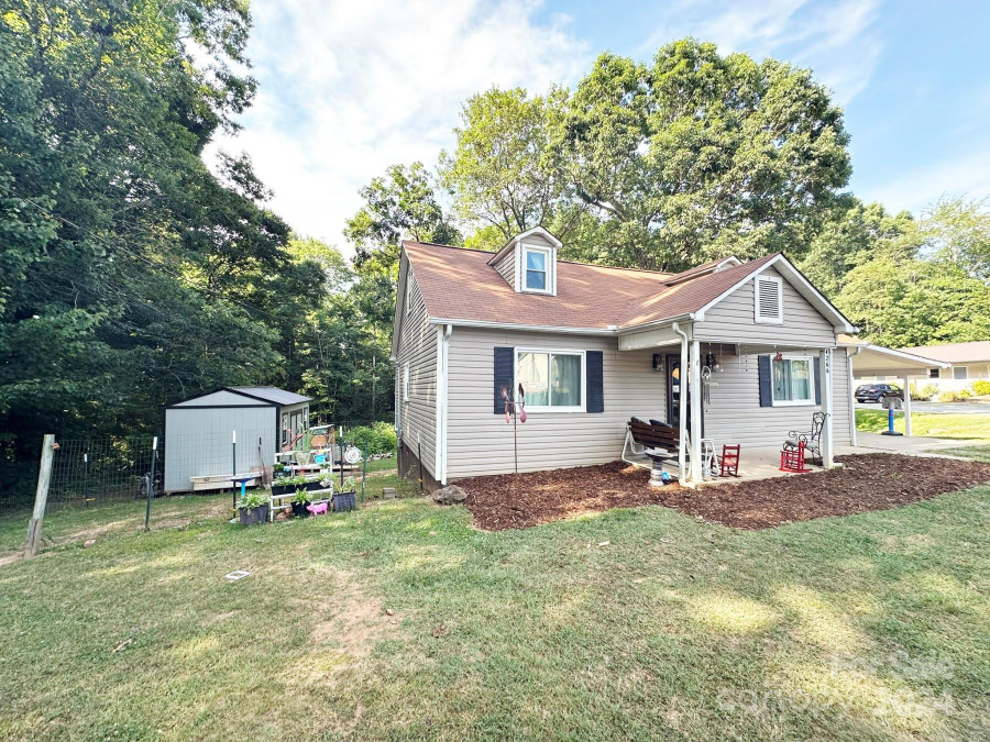 4266 Smokey Creek Rd Lenoir, NC 28645