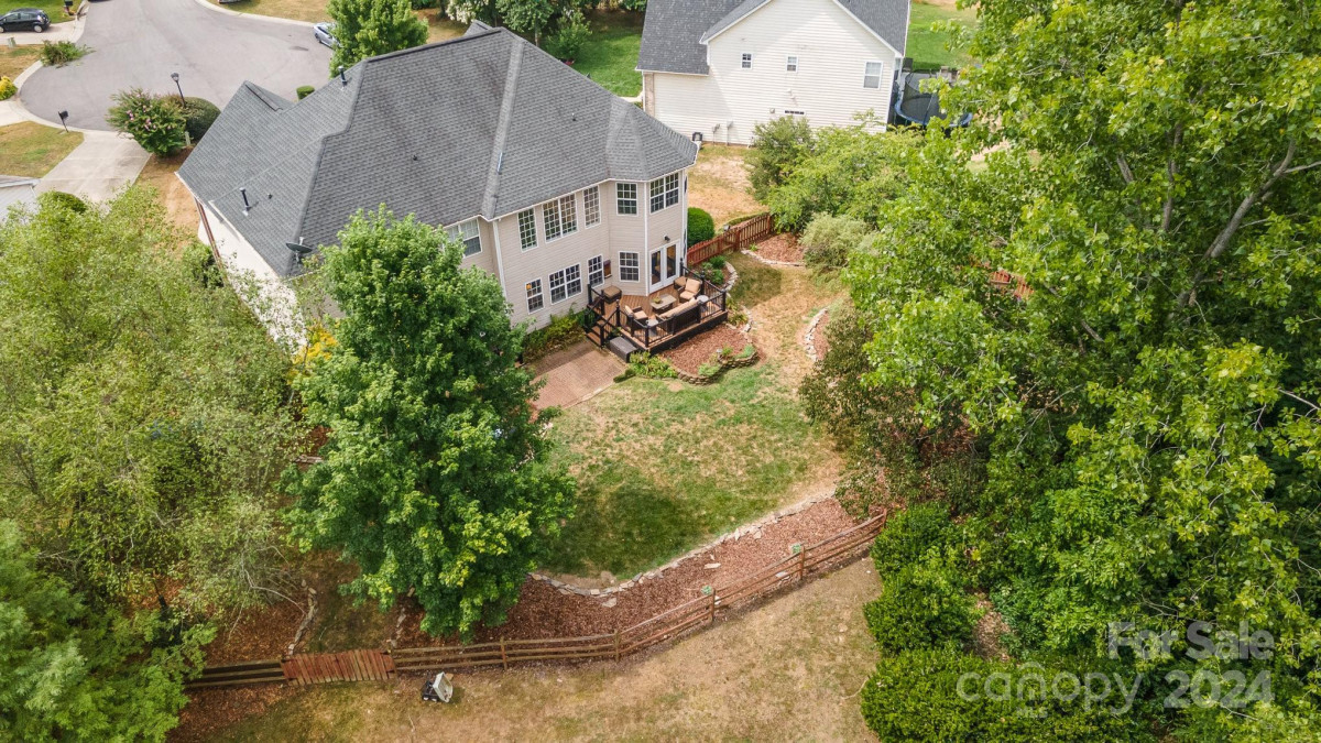 6002 The Meadows Ln Harrisburg, NC 28075