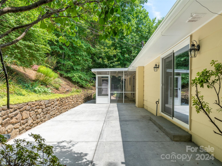 106 Alpine Way Asheville, NC 28805