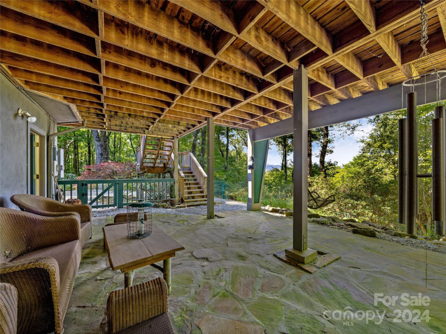 796 Hawk Mountain Rd Lake Toxaway, NC 28747