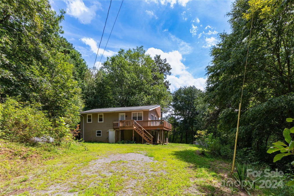 96 Rocky Bottom Ln Clyde, NC 28721