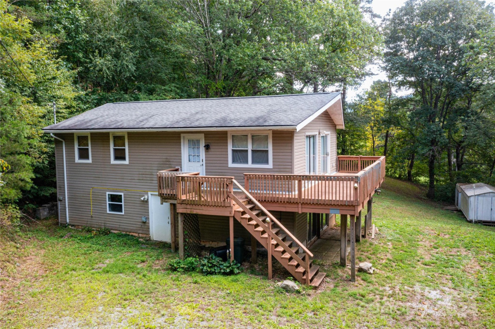 96 Rocky Bottom Ln Clyde, NC 28721