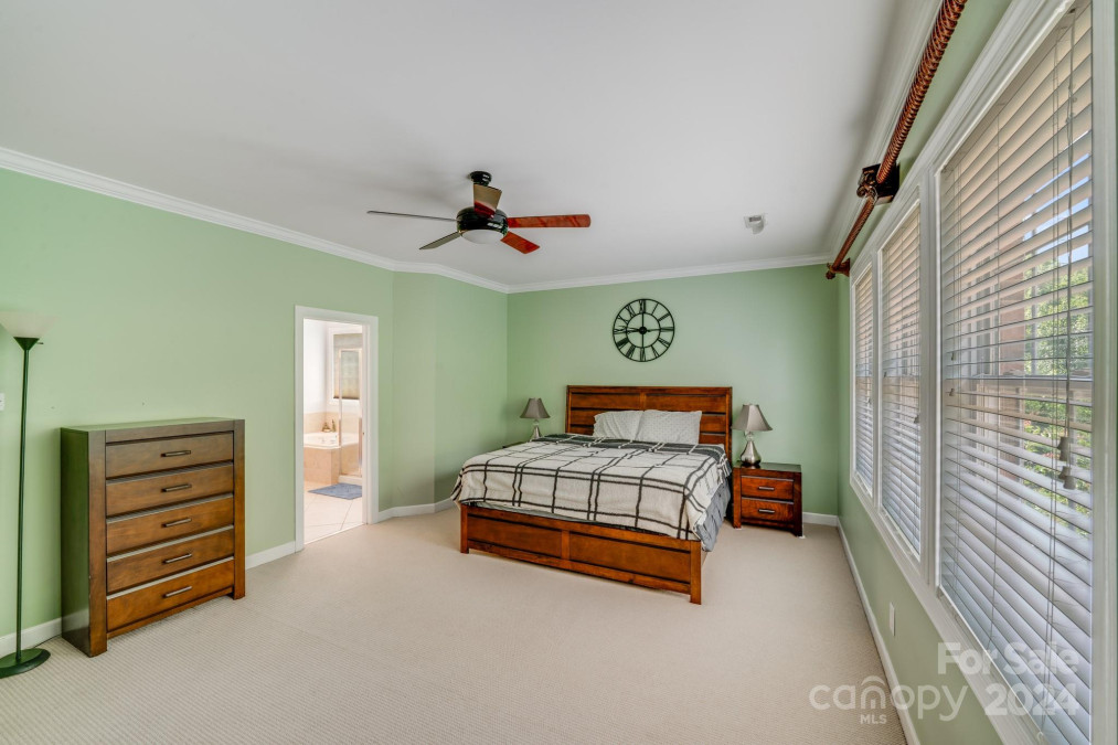 500 Castlestone Ln Matthews, NC 28104