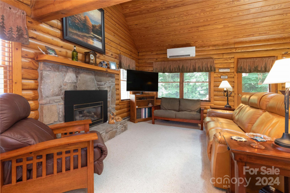 206 Buckeye Haven Rd Maggie Valley, NC 28751