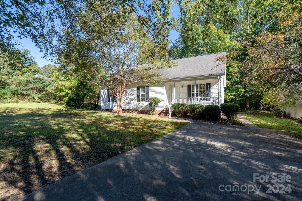 305 Woodhaven Dr China Grove, NC 28023