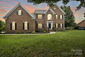 1706 Crestgate Dr Waxhaw, NC 28173