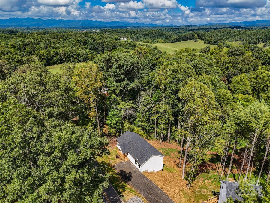 13 Greenridge Rd Weaverville, NC 28787