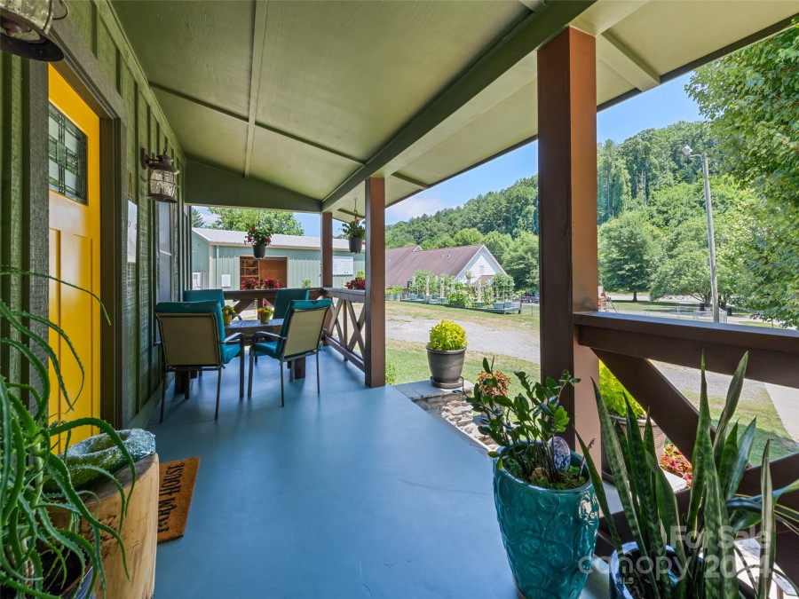 66 Bradley St Waynesville, NC 28786