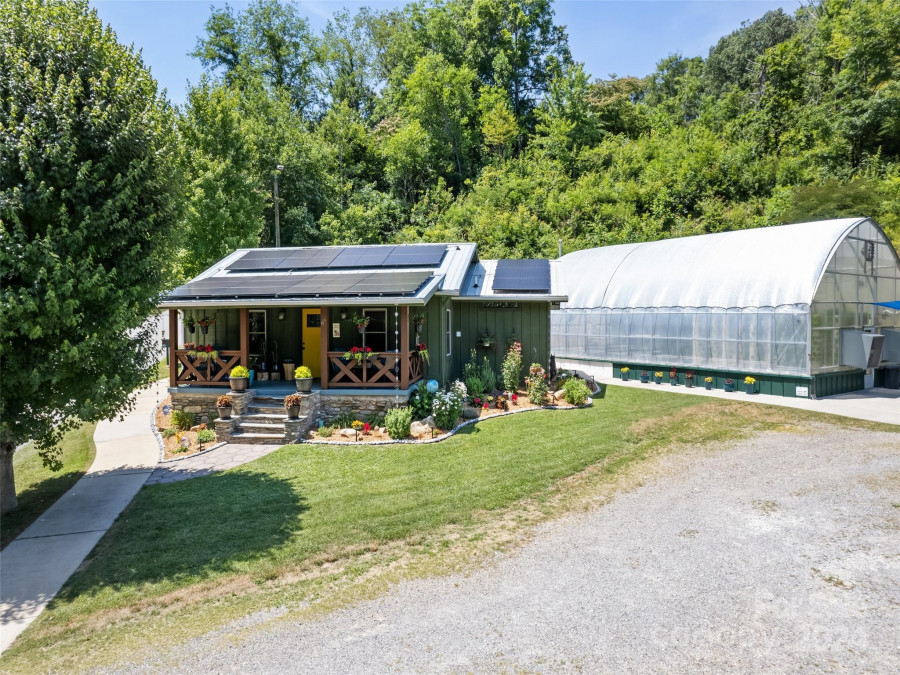 66 Bradley St Waynesville, NC 28786