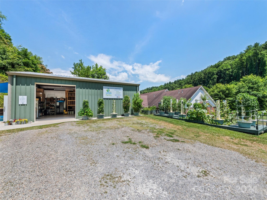 66 Bradley St Waynesville, NC 28786