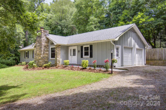 3227 Hickory Hill Rd Hendersonville, NC 28792