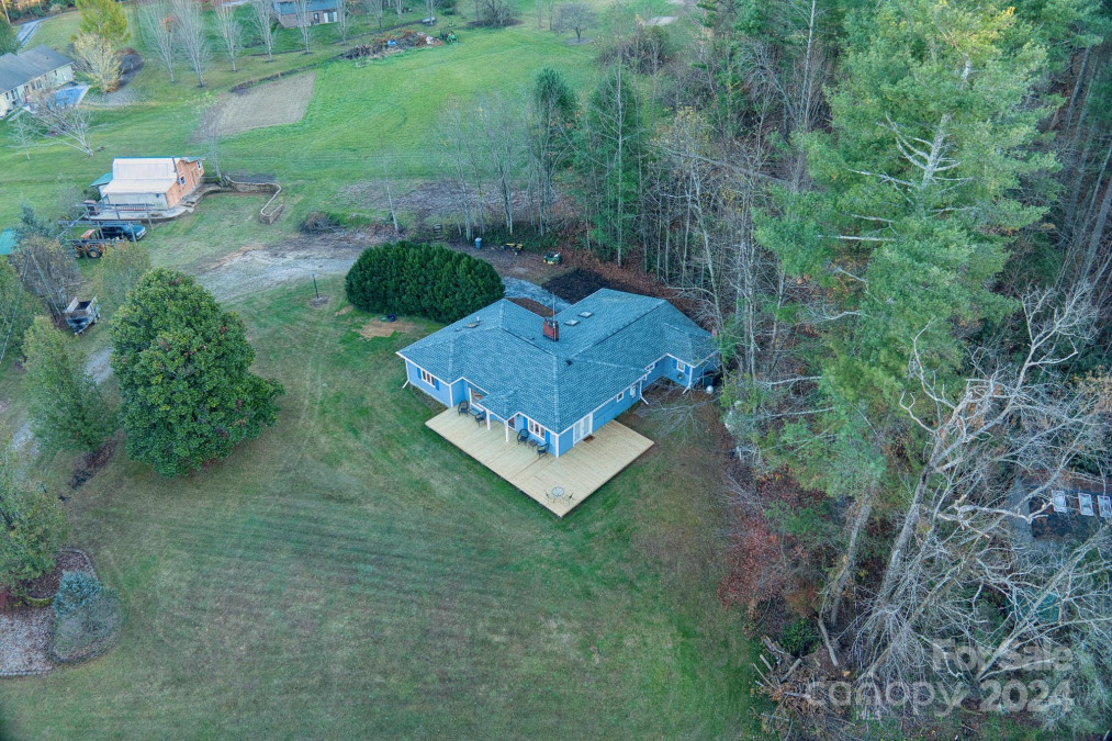 3041 Willow Rd Hendersonville, NC 28739