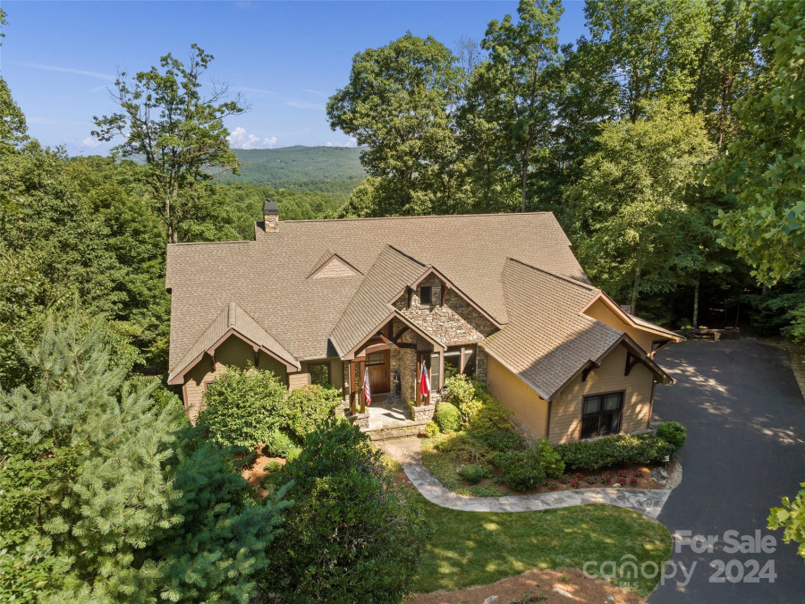 108 Bobby Jones Dr Hendersonville, NC 28739