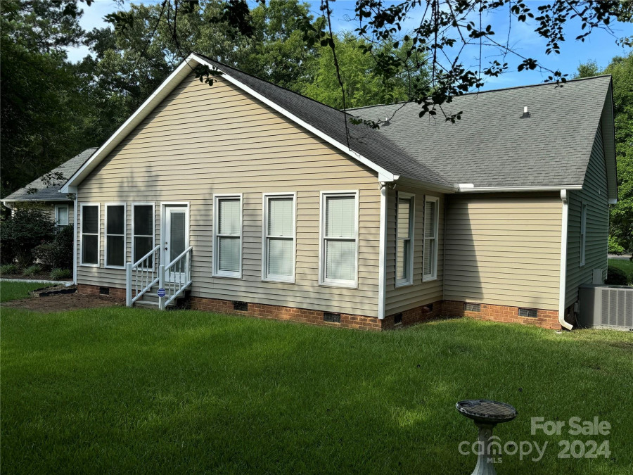 721 Rugby Rd Lancaster, SC 29720