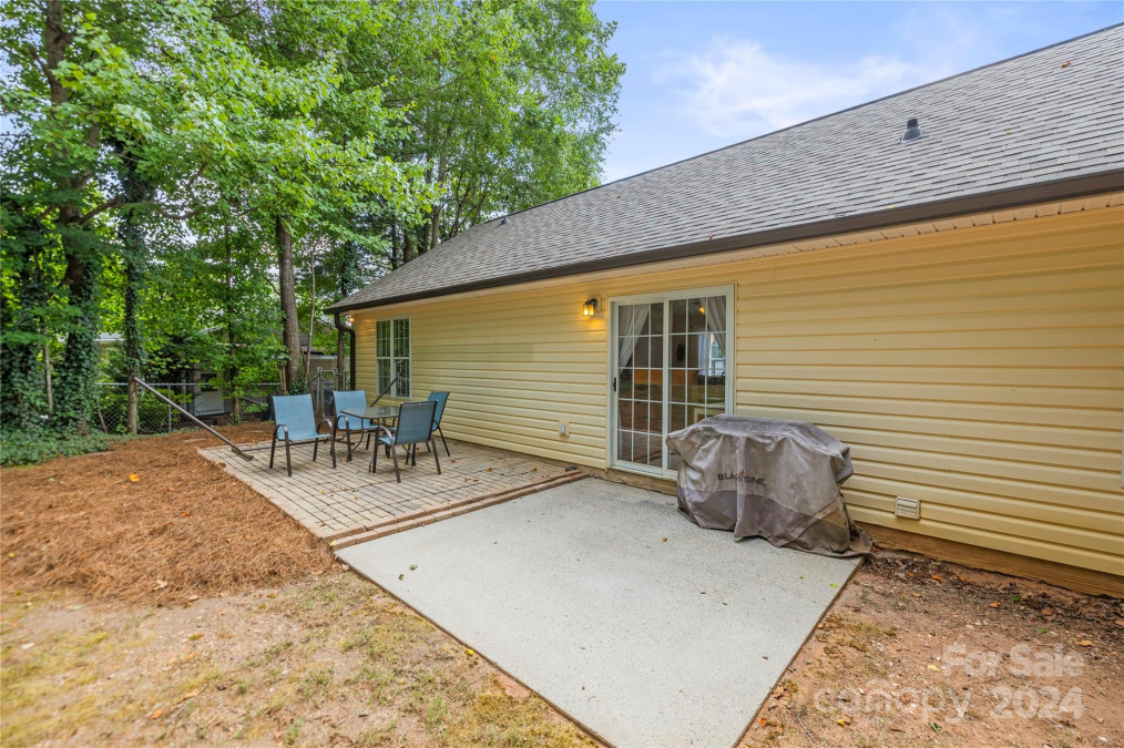 116 Julia St Mount Holly, NC 28120