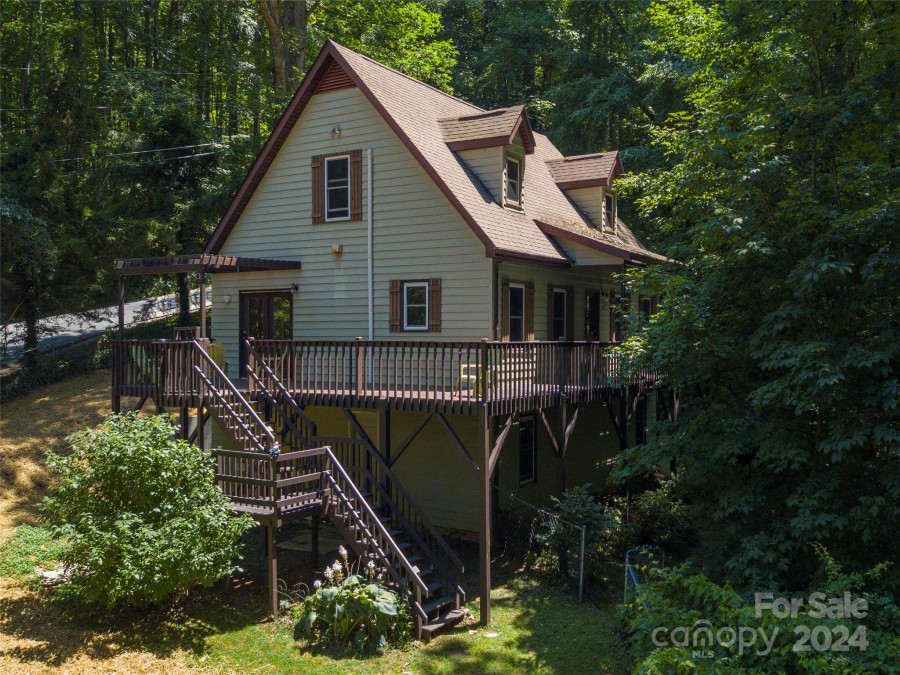 278 Apple Creek Rd Waynesville, NC 28786