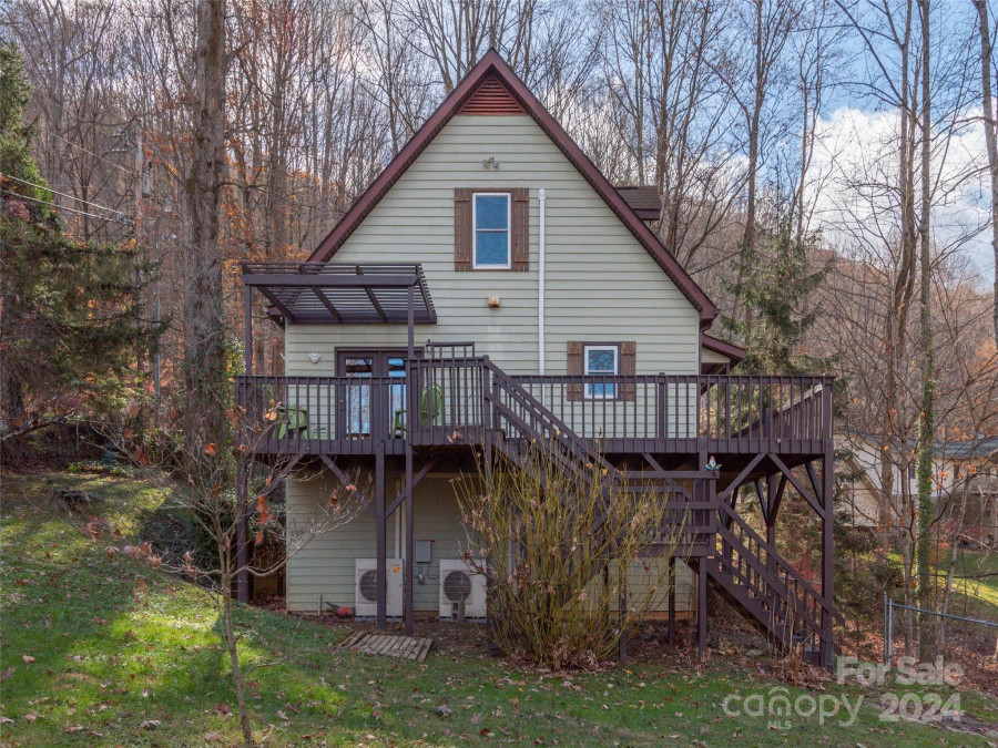 278 Apple Creek Rd Waynesville, NC 28786