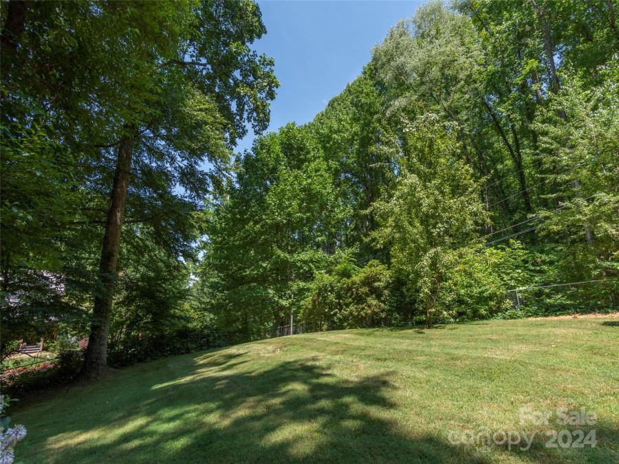 278 Apple Creek Rd Waynesville, NC 28786