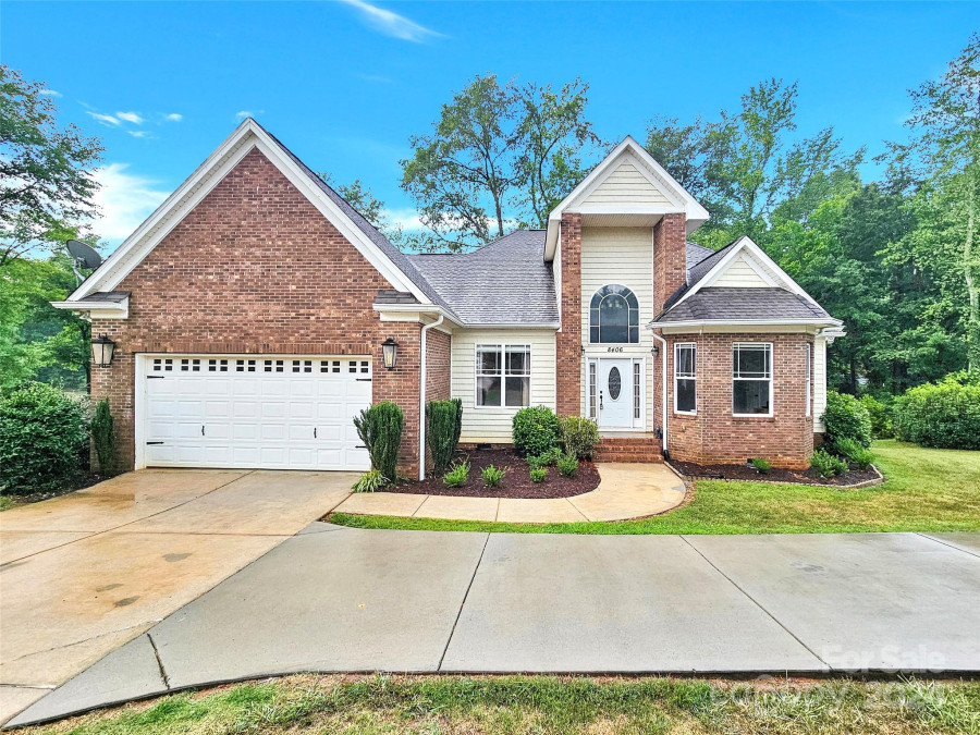 8406 Catawba Cove Dr Belmont, NC 28012