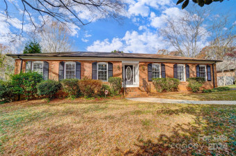 318 Lansdowne Rd Charlotte, NC 28270