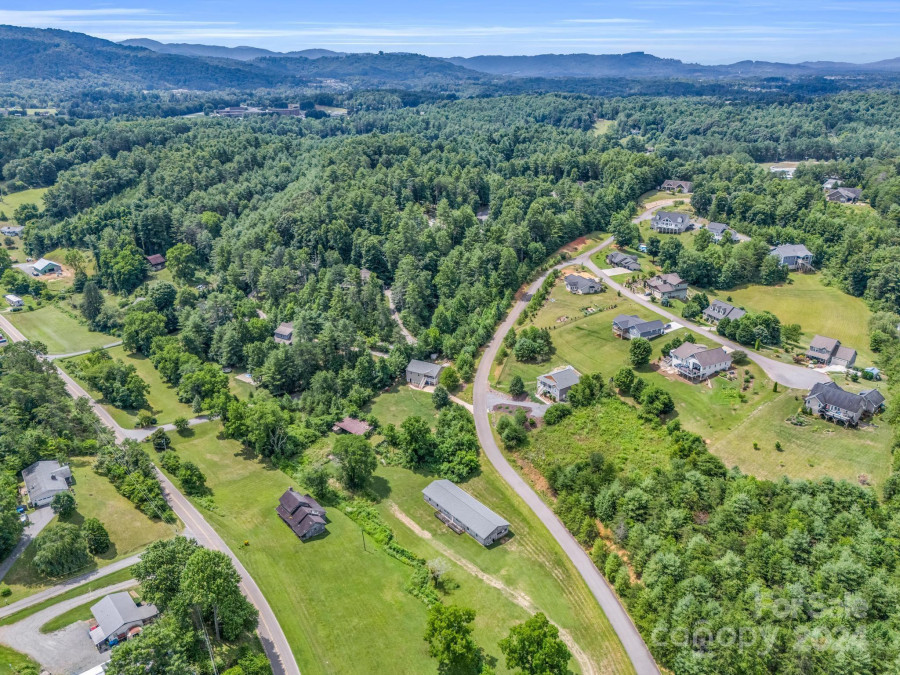 34 Homestead Ridge Rd Weaverville, NC 28787