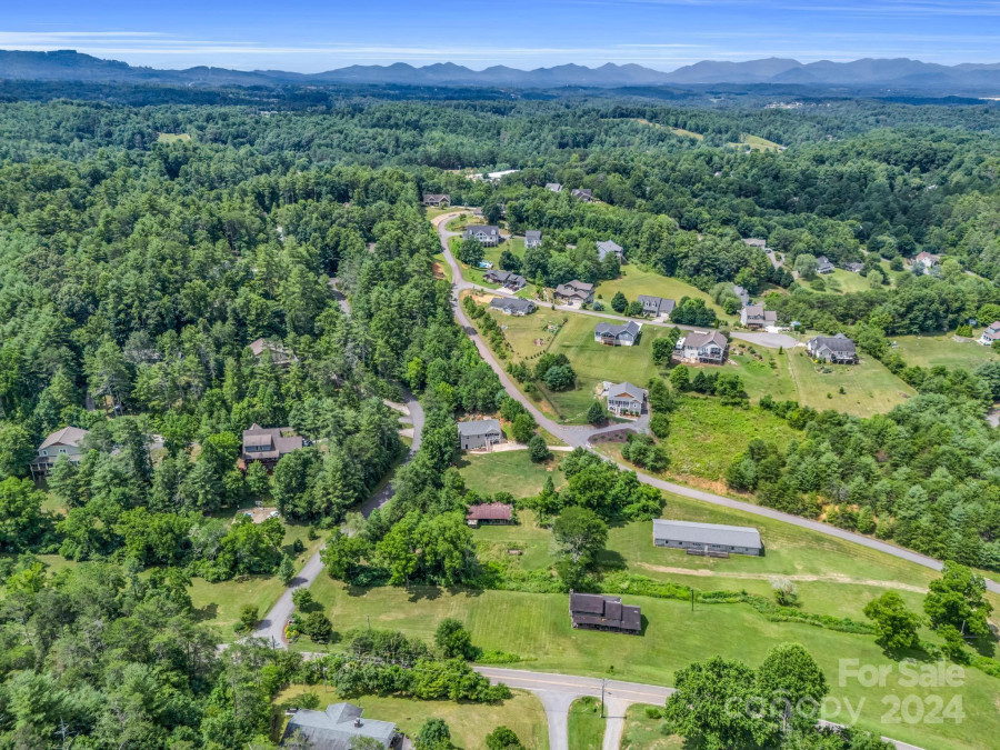 34 Homestead Ridge Rd Weaverville, NC 28787