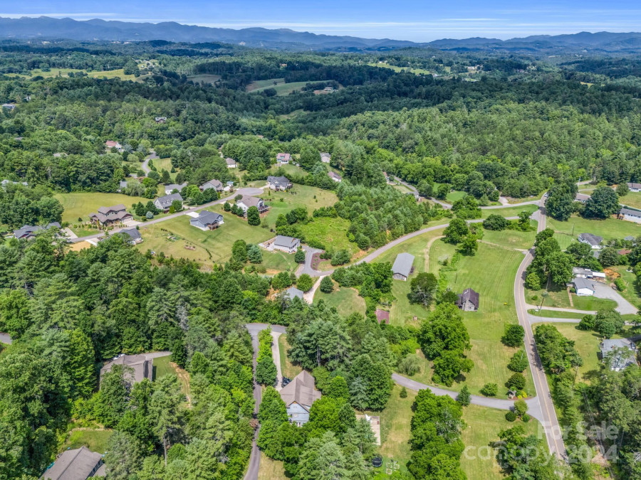 34 Homestead Ridge Rd Weaverville, NC 28787