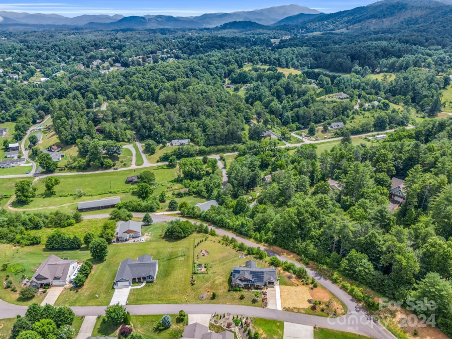 34 Homestead Ridge Rd Weaverville, NC 28787