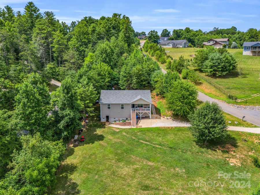 34 Homestead Ridge Rd Weaverville, NC 28787