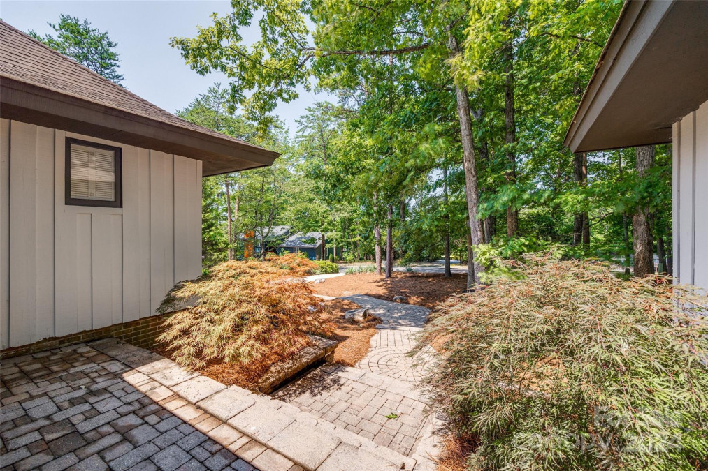 21 Hollyberry Woods Lake Wylie, SC 29710