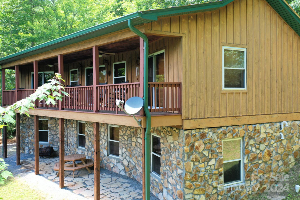 470 Bear Ridge Rd Tuckasegee, NC 28783