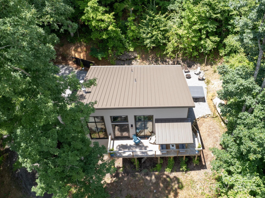 43 Tinkling Springs Ln Fairview, NC 28730