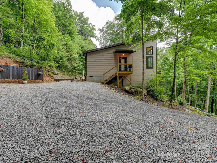 43 Tinkling Springs Ln Fairview, NC 28730